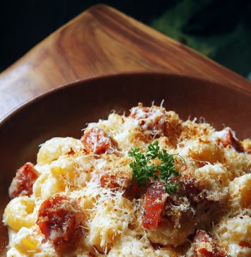 Aprenda com O Cheffe a fazer Macarrão Cremoso com Calabresa e Queijo